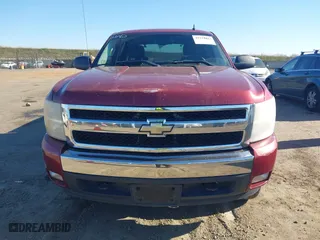 2007 Chevrolet Silverado 1500 LT w/1LT with VIN 2GCEC13C371628738, listed as a IAAI auction lot 41324477 with 204,147 mi miles. Bid and sale history available at carsss.com. Image 12.