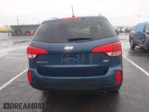 2015 Kia Sorento LX with VIN 5XYKT4A63FG590482, listed as a IAAI auction lot 41477333 with 207,079 mi miles. Bid and sale history available at carsss.com. Image 16.