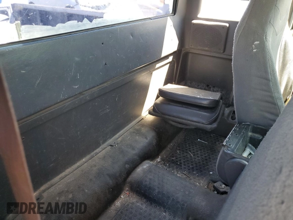 2002 Ford Ranger XL with VIN 1FTYR14U82PA99849, listed as a Copart auction lot 52365325 with 248,297 mi miles and Salvage Title. Bid and sale history available at DreamBid. Image 11.