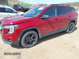 2024 GMC Terrain AT4 z VIN 3GKALYEG7RL207165, wystawiony jako IAAI lot #42103766 z przebiegiem 16 065 mil mil oraz . Historia ofert i sprzedaży dostępna na DreamBid. Obrazek 18.