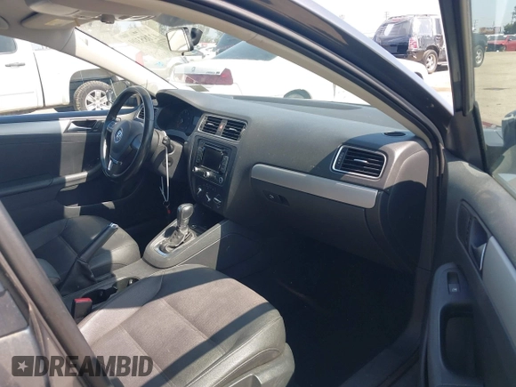 2011 Volkswagen Jetta SEL with VIN 3VWLZ7AJ0BM376892, listed as a IAAI auction lot 42185309 with 130,287 mi miles and . Bid and sale history available at DreamBid. Image 5.