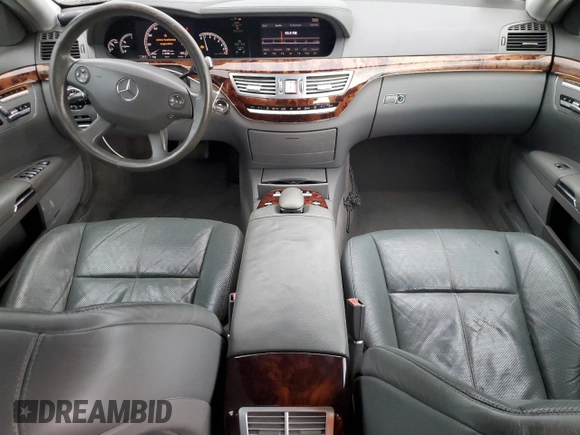 2007 Mercedes-Benz S 550 z VIN WDDNG71X77A044500, wystawiony jako Copart lot #61194905 z przebiegiem 114 982 mil mil oraz Szkoda całkowita • Salvage title. Historia ofert i sprzedaży dostępna na DreamBid. Obrazek 8.
