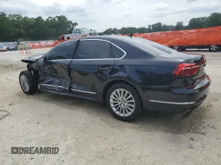 2017 Volkswagen Passat SE z VIN 1VWBT7A39HC030560, wystawiony jako Copart lot #55443585 z przebiegiem 125 397 mil mil oraz Szkoda całkowita • Salvage title. Historia ofert i sprzedaży dostępna na DreamBid. Obrazek 2.