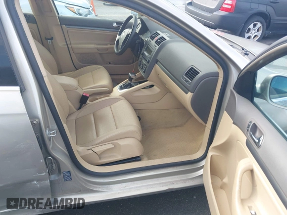 2005 Volkswagen Jetta 2.5L with VIN 3VWSF71K25M621161, listed as a IAAI auction lot 42264314 with 147,335 mi miles and . Bid and sale history available at DreamBid. Image 5.