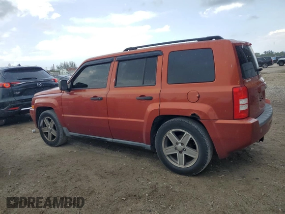 2008 Jeep Patriot Sport z VIN 1J8FT28WX8D649176, wystawiony jako Copart lot #55927795 z przebiegiem 109 587 mil mil oraz Czysty tytuł • Clean title. Historia ofert i sprzedaży dostępna na DreamBid. Obrazek 2.