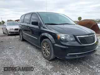 2015 Chrysler Town & Country S with VIN 2C4RC1HG8FR562555, listed as a IAAI auction lot 41738616 with 132,229 mi miles. Bid and sale history available at carsss.com. Image 1.