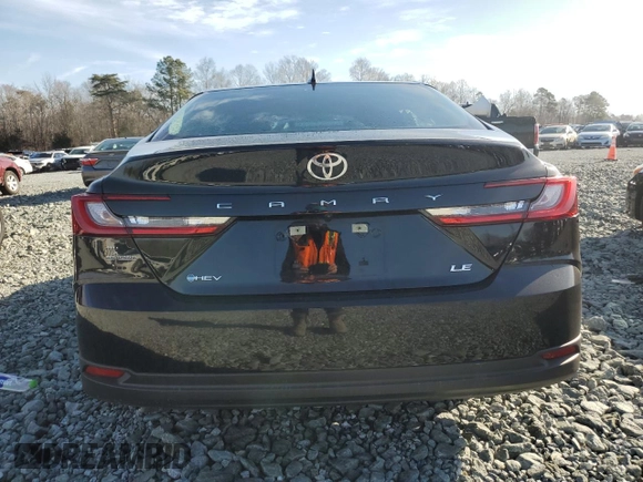 2025 Toyota Camry LE with VIN 4T1DAACK1SU533001, listed as a Copart auction lot 43747945 with 9,236 mi miles and Salvage Title. Bid and sale history available at DreamBid. Image 6.