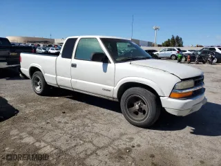 1998 Chevrolet S-10 LS with VIN 1GCCS1947W8218675, listed as a Copart auction lot 49443955 with 274,750 mi miles and Salvage Title. Bid and sale history available at carsss.com. Image 4.