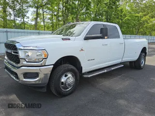 2022 Ram 3500 Big Horn z VIN 3C63RRHL5NG291370, wystawiony jako Copart lot #53720005 z przebiegiem 149 326 mil mil oraz Czysty tytuł • Clean title. Historia ofert i sprzedaży dostępna na DreamBid. Obrazek 1.