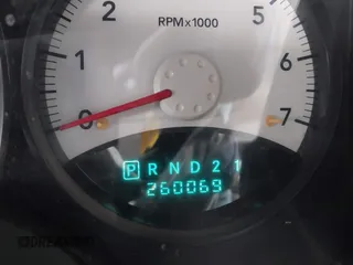 2005 Dodge Durango SXT с VIN 1D4HB38N55F575894, выставлен на аукционе IAAI как лот 42257542 с пробегом 260 069 миль миль и . История ставок и продаж доступна на DreamBid. Изображение 15.