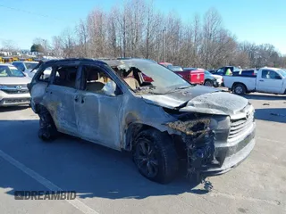 2016 Toyota Highlander XLE z VIN 5TDJKRFH1GS348798, wystawiony jako IAAI lot #41445667 z przebiegiem Nie podano mil oraz . Historia ofert i sprzedaży dostępna na DreamBid. Obrazek 1.