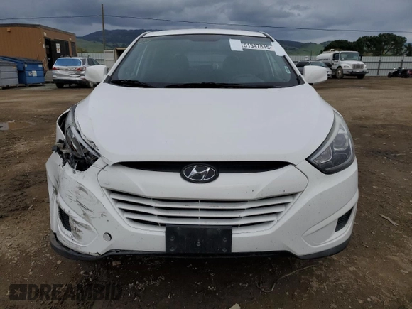 2015 Hyundai Tucson GLS with VIN KM8JT3AF0FU039863, listed as a Copart auction lot 51347815 with 104,469 mi miles and Salvage Title. Bid and sale history available at DreamBid. Image 5.
