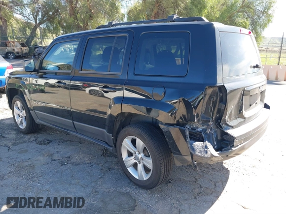 2013 Jeep Patriot Latitude with VIN 1C4NJPFA5DD230031, listed as a IAAI auction lot 41641768 with 153,910 mi miles. Bid and sale history available at carsss.com. Image 3.