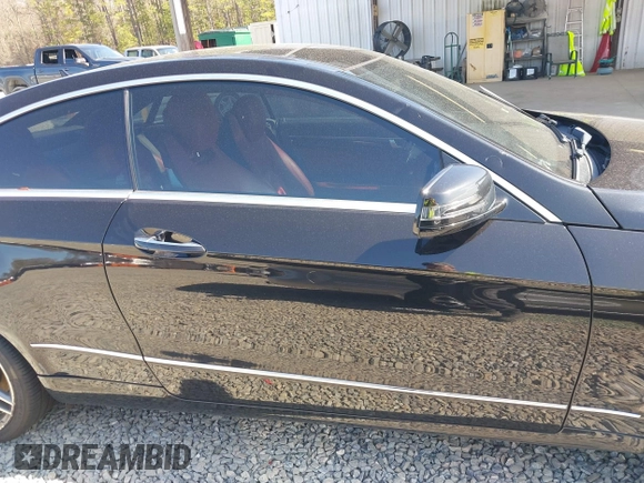 2014 Mercedes-Benz E 350 z VIN WDDKJ5KBXEF248011, wystawiony jako IAAI lot #41566643 z przebiegiem 120 108 mil mil oraz . Historia ofert i sprzedaży dostępna na DreamBid. Obrazek 13.