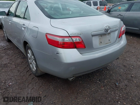 2009 Toyota Camry LE z VIN 4T1BK46K49U592233, wystawiony jako IAAI lot #42205847 z przebiegiem 141 226 mil mil oraz . Historia ofert i sprzedaży dostępna na DreamBid. Obrazek 6.