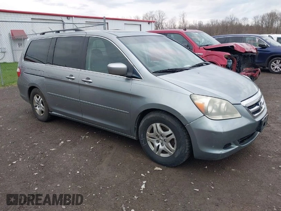 2005 Honda Odyssey EX-L with VIN 5FNRL38675B133498, listed as a IAAI auction lot 42046228 with 257,985 mi miles. Bid and sale history available at carsss.com. Image 1.