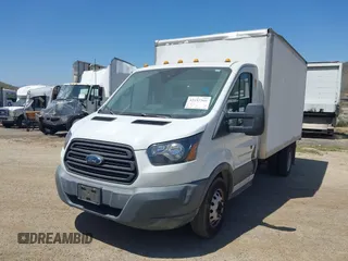 2018 Ford Transit с VIN 1FDBF8ZM3JKA71142, выставлен на аукционе IAAI как лот 42197360 с пробегом 90 124 миль миль и . История ставок и продаж доступна на DreamBid. Изображение 16.