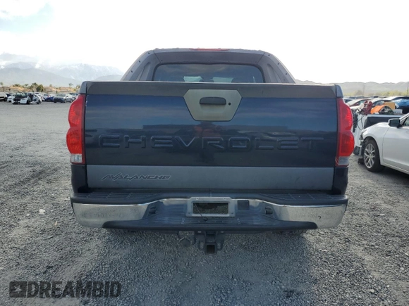 2005 Chevrolet Avalanche LS z VIN 3GNEC12Z75G100735, wystawiony jako Copart lot #51302585 z przebiegiem 219 115 mil mil oraz Czysty tytuł • Clean title. Historia ofert i sprzedaży dostępna na DreamBid. Obrazek 6.