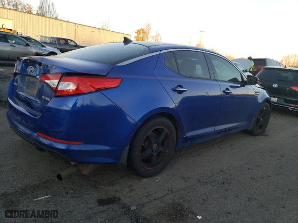 2012 Kia Optima SX with VIN 5XXGR4A61CG081429, listed as a Copart auction lot 82754384 with 207,394 mi miles and Salvage Title. Bid and sale history available at carsss.com. Image 3.