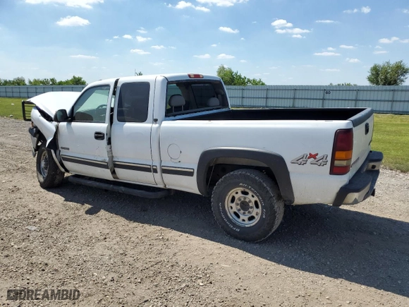 2000 Chevrolet Silverado 2500 LS with VIN 1GCGK29U5YE313778, listed as a Copart auction lot 73274224 with 0 mi miles and Salvage Title. Bid and sale history available at carsss.com. Image 3.