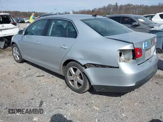 2009 Volkswagen Jetta Sedan SE with VIN 3VWRM71K59M131257, listed as a IAAI auction lot 41921694 with 190,389 mi miles. Bid and sale history available at carsss.com. Image 3.
