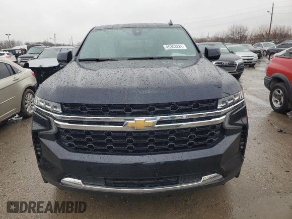 2021 Chevrolet Tahoe LS z VIN 1GNSCMKD6MR334050, wystawiony jako Copart lot #45303224 z przebiegiem 31 690 mil mil oraz . Historia ofert i sprzedaży dostępna na DreamBid. Obrazek 5.