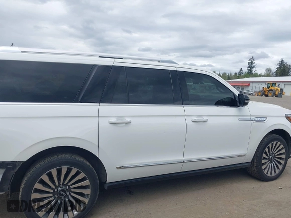 2020 Lincoln Navigator Reserve z VIN 5LMJJ3LT3LEL05128, wystawiony jako IAAI lot #42177716 z przebiegiem 54 175 mil mil oraz . Historia ofert i sprzedaży dostępna na DreamBid. Obrazek 14.