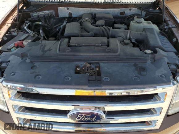 2011 Ford Expedition XLT z VIN 1FMJU1H55BEF34210, wystawiony jako Copart lot #54511145 z przebiegiem 153 695 mil mil oraz Czysty tytuł • Clean title. Historia ofert i sprzedaży dostępna na DreamBid. Obrazek 12.