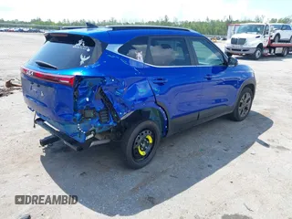 2024 Kia Seltos S z VIN KNDEU2AA1R7615223, wystawiony jako IAAI lot #42351224 z przebiegiem 27 375 mil mil oraz . Historia ofert i sprzedaży dostępna na DreamBid. Obrazek 4.