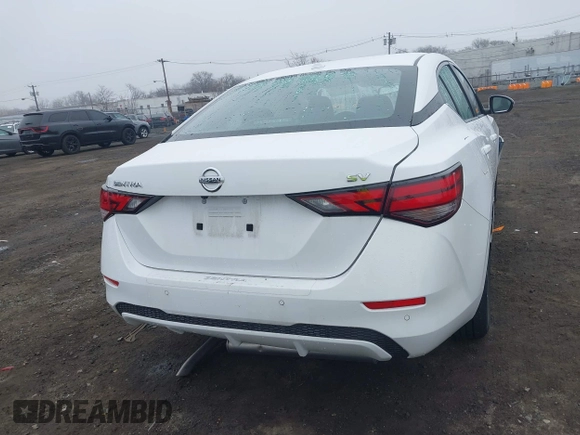 2022 Nissan Sentra SV z VIN 3N1AB8CV3NY307506, wystawiony jako IAAI lot #41830376 z przebiegiem 6 899 mil mil oraz . Historia ofert i sprzedaży dostępna na DreamBid. Obrazek 16.