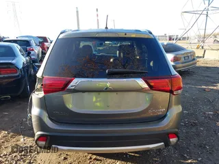2016 Mitsubishi Outlander SE with VIN JA4AD3A31GZ011852, listed as a IAAI auction lot 40822431 with 118,250 mi miles and . Bid and sale history available at DreamBid. Image 16.