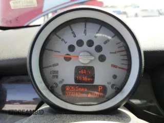 2009 MINI Hardtop S with VIN WMWMF73599TW87973, listed as a Copart auction lot 53343985 with 73,742 mi miles and Salvage Title. Bid and sale history available at DreamBid. Image 9.