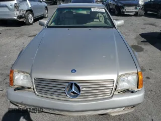 1992 Mercedes-Benz 500 z VIN WDBFA66E3NF060502, wystawiony jako Copart lot #50443615 z przebiegiem 99 956 mil mil oraz Czysty tytuł • Clean title. Historia ofert i sprzedaży dostępna na DreamBid. Obrazek 5.