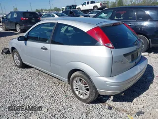 2005 Ford Focus S with VIN 3FAFP31N65R140634, listed as a IAAI auction lot 42126892 with 252,533 mi miles and . Bid and sale history available at carsss.com. Image 3.