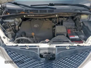 2017 Toyota Sienna SE with VIN 5TDXZ3DC9HS821990, listed as a Copart auction lot 60912365 with 182,672 mi miles and Salvage title. Bid and sale history available at DreamBid. Image 12.