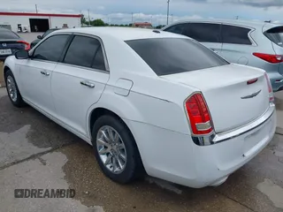 2012 Chrysler 300 Limited z VIN 2C3CCACG7CH212451, wystawiony jako IAAI lot #42363210 z przebiegiem 178 138 mil mil oraz . Historia ofert i sprzedaży dostępna na DreamBid. Obrazek 3.