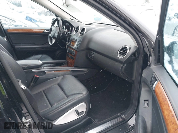 2009 Mercedes-Benz M 350 with VIN 4JGBB86E59A523599, listed as a IAAI auction lot 41317691 with 247,788 mi miles and . Bid and sale history available at carsss.com. Image 5.