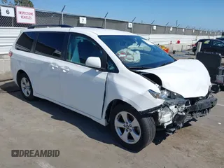 2018 Toyota Sienna LE Auto Access Seat с VIN 5TDKZ3DC3JS913810, выставлен на аукционе IAAI как лот 42476857 с пробегом Не указан миль и . История ставок и продаж доступна на DreamBid. Изображение 1.