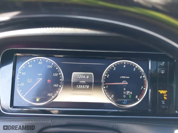 2014 Mercedes-Benz S-Class S 550 with VIN WDDUG8FB0EA057648, listed as a IAAI auction lot 41813892 with 135,578 mi miles. Bid and sale history available at carsss.com. Image 7.