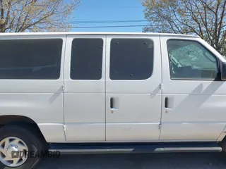2013 Ford Econoline Passenger XL z VIN 1FBSS3BL8DDA63474, wystawiony jako IAAI lot #41804848 z przebiegiem 61 349 mil mil oraz . Historia ofert i sprzedaży dostępna na DreamBid. Obrazek 13.