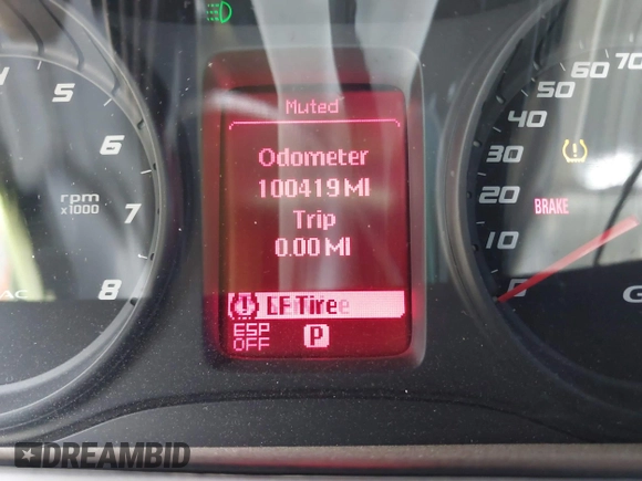 2009 Pontiac G8 with VIN 6G2ER57729L153123, listed as a IAAI auction lot 42046031 with 100,419 mi miles. Bid and sale history available at carsss.com. Image 7.