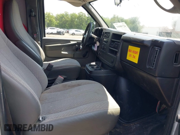 2013 Chevrolet Express Cargo z VIN 1GCWGFBA5D1125154, wystawiony jako IAAI lot #42746664 z przebiegiem 173 998 mil mil oraz . Historia ofert i sprzedaży dostępna na DreamBid. Obrazek 5.