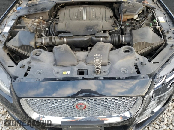 2016 Jaguar XJ Portfolio with VIN SAJWA2G71G8V95573, listed as a Copart auction lot 85975594 with 82,221 mi miles and Salvage title. Bid and sale history available at DreamBid. Image 11.