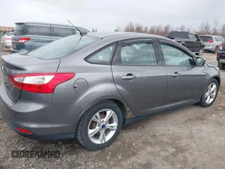 2014 Ford Focus SE with VIN 1FADP3F21EL193164, listed as a IAAI auction lot 41882924 with 122,469 mi miles. Bid and sale history available at carsss.com. Image 4.