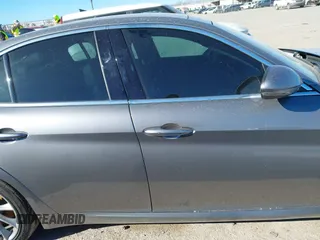 2018 Alfa Romeo Giulia with VIN ZARFAEBN0J7575095, listed as a IAAI auction lot 41257535 with 1 mi miles. Bid and sale history available at carsss.com. Image 13.