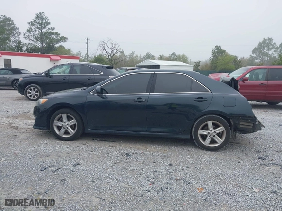 2014 Toyota Camry L with VIN 4T1BF1FK4EU309911, listed as a IAAI auction lot 41919036 with 109,633 mi miles. Bid and sale history available at carsss.com. Image 14.