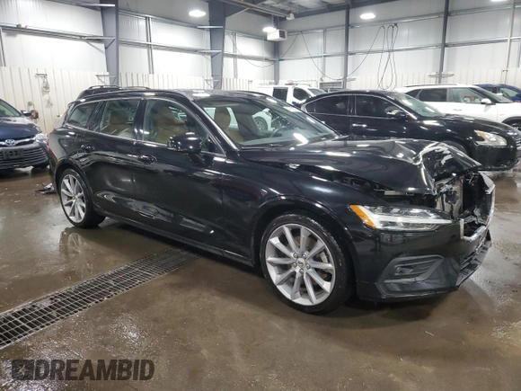2020 Volvo V60 Momentum z VIN YV1102EK2L2361873, wystawiony jako Copart lot #47556795 z przebiegiem 55 975 mil mil oraz Szkoda całkowita • Salvage title. Historia ofert i sprzedaży dostępna na DreamBid. Obrazek 4.