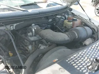 2006 Ford F-150 XL z VIN 1FTRF12W66NA02442, wystawiony jako IAAI lot #42757215 z przebiegiem 264 506 mil mil oraz . Historia ofert i sprzedaży dostępna na DreamBid. Obrazek 13.