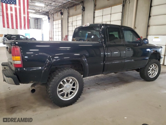 2000 Chevrolet Silverado 1500 LT with VIN 1GCEK19T6YE280296, listed as a Copart auction lot 53191135 with 210,797 mi miles and Clean Title. Bid and sale history available at carsss.com. Image 3.
