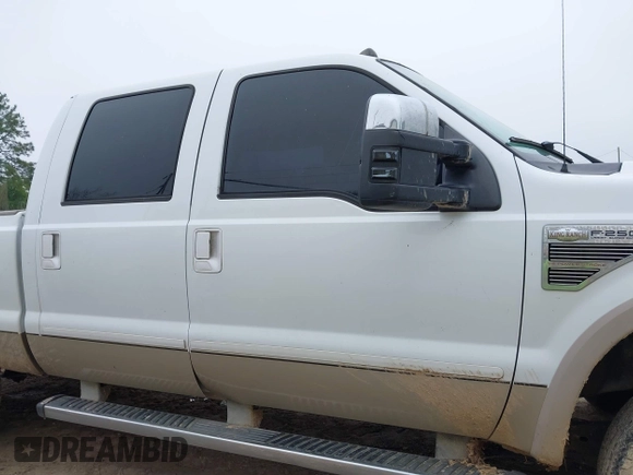 2009 Ford F-250 XL z VIN 1FTSW21R89EA13708, wystawiony jako IAAI lot #41835218 z przebiegiem 303 693 mil mil oraz . Historia ofert i sprzedaży dostępna na DreamBid. Obrazek 14.
